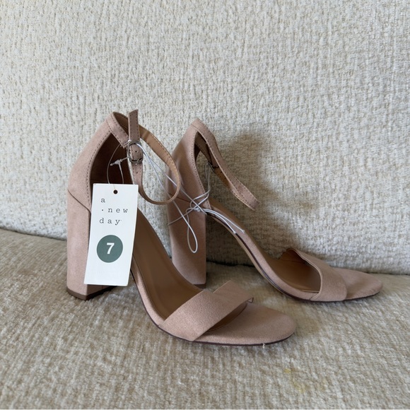 a new day Shoes - NWT a new day Women's Nude Block Heel Sandals 7